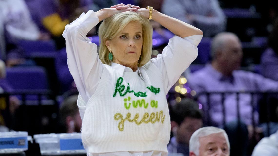 Mulkey Fashion See The Wild Outfit Lsu Head Coach Kim Mulkey Wore