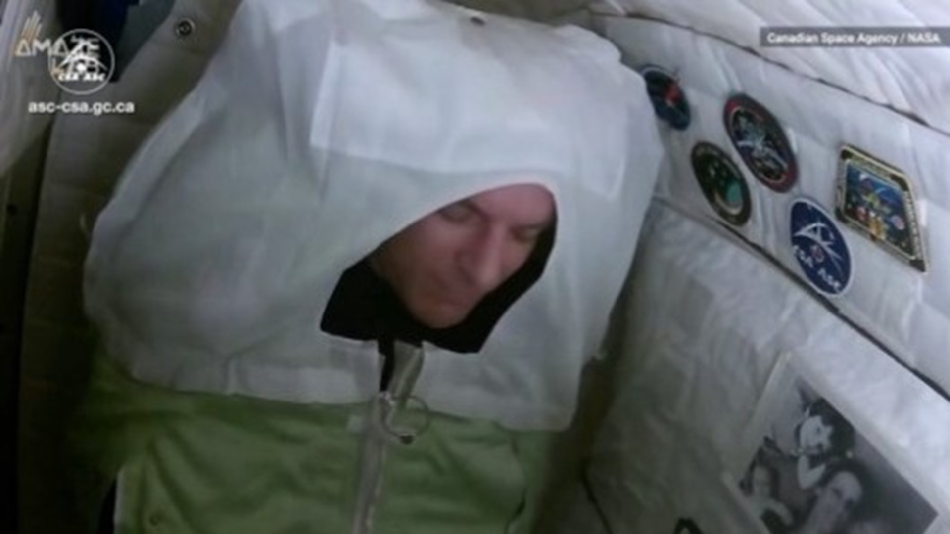 In the weightlessness of space, astronauts need to be creative to get some shut eye. Watch astronauts get ready for bed on the International Space Station.