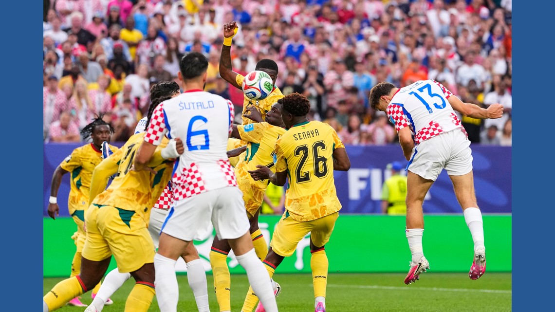 Vlašić scores winner as Croatia beats Ghana 2-1 to reach World Cup