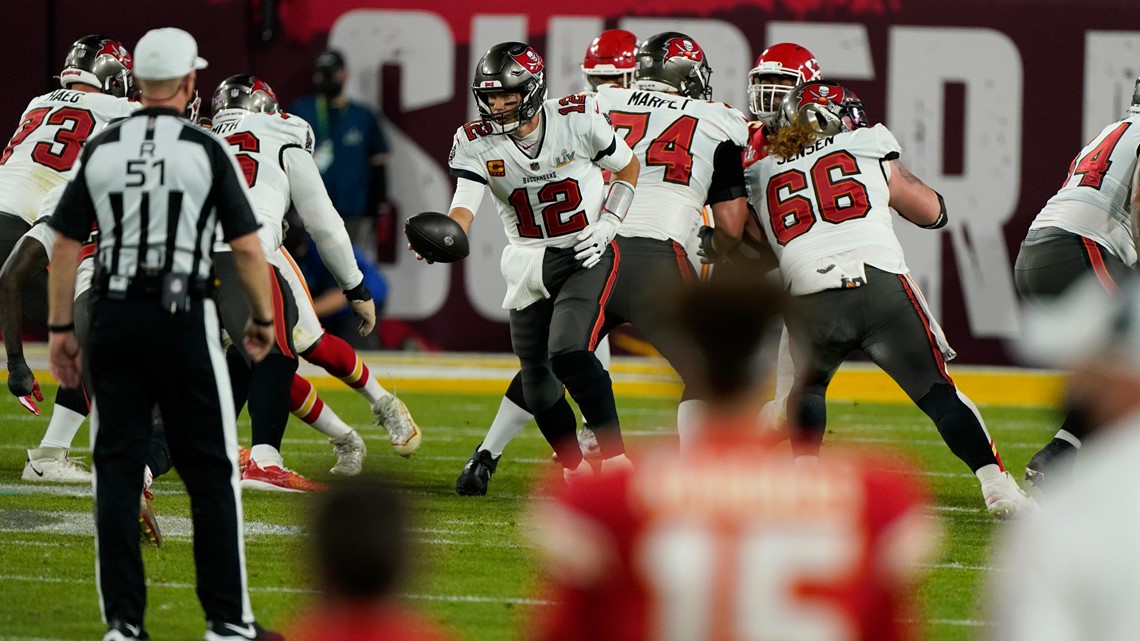 Tampa, United States. 07th Feb, 2021. Tampa Bay Buccaneers Antoine Winfield  Jr. (31) reaches in to break up a pass to Kansas City Chiefs Tyreek Hill  (10) in the first quarter of