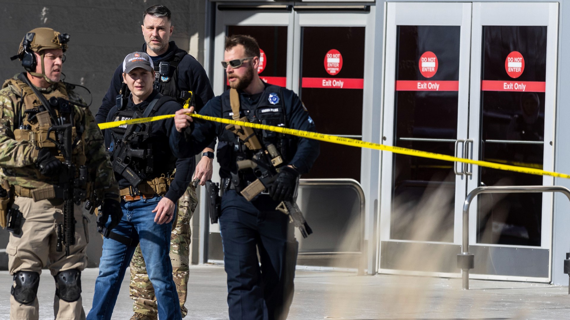 Omaha police fatally shoot man armed with AR-15 in Target store | wwltv.com