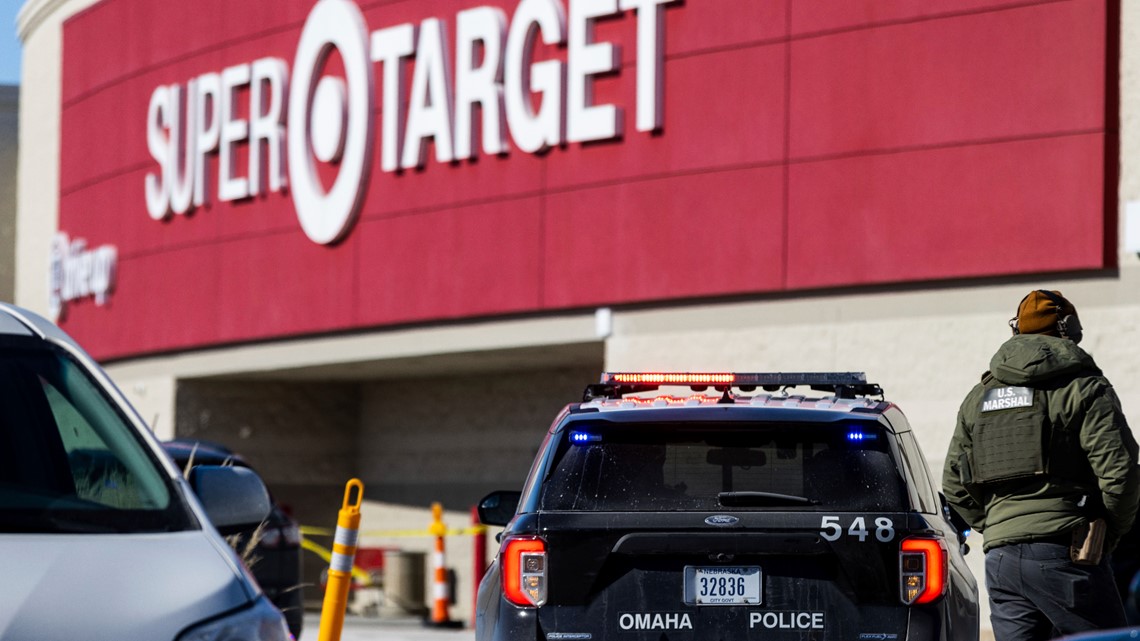 Omaha police fatally shoot man armed with AR-15 in Target store - Vimarsana News