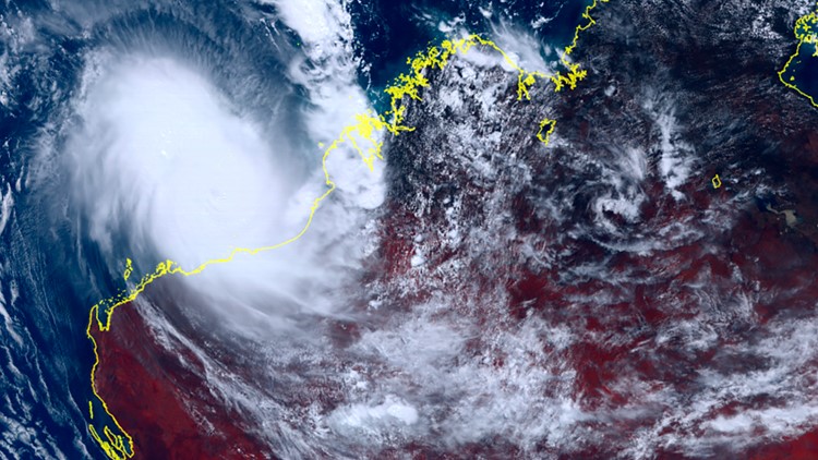 Australia's most powerful cyclone in 8 years to cross coast