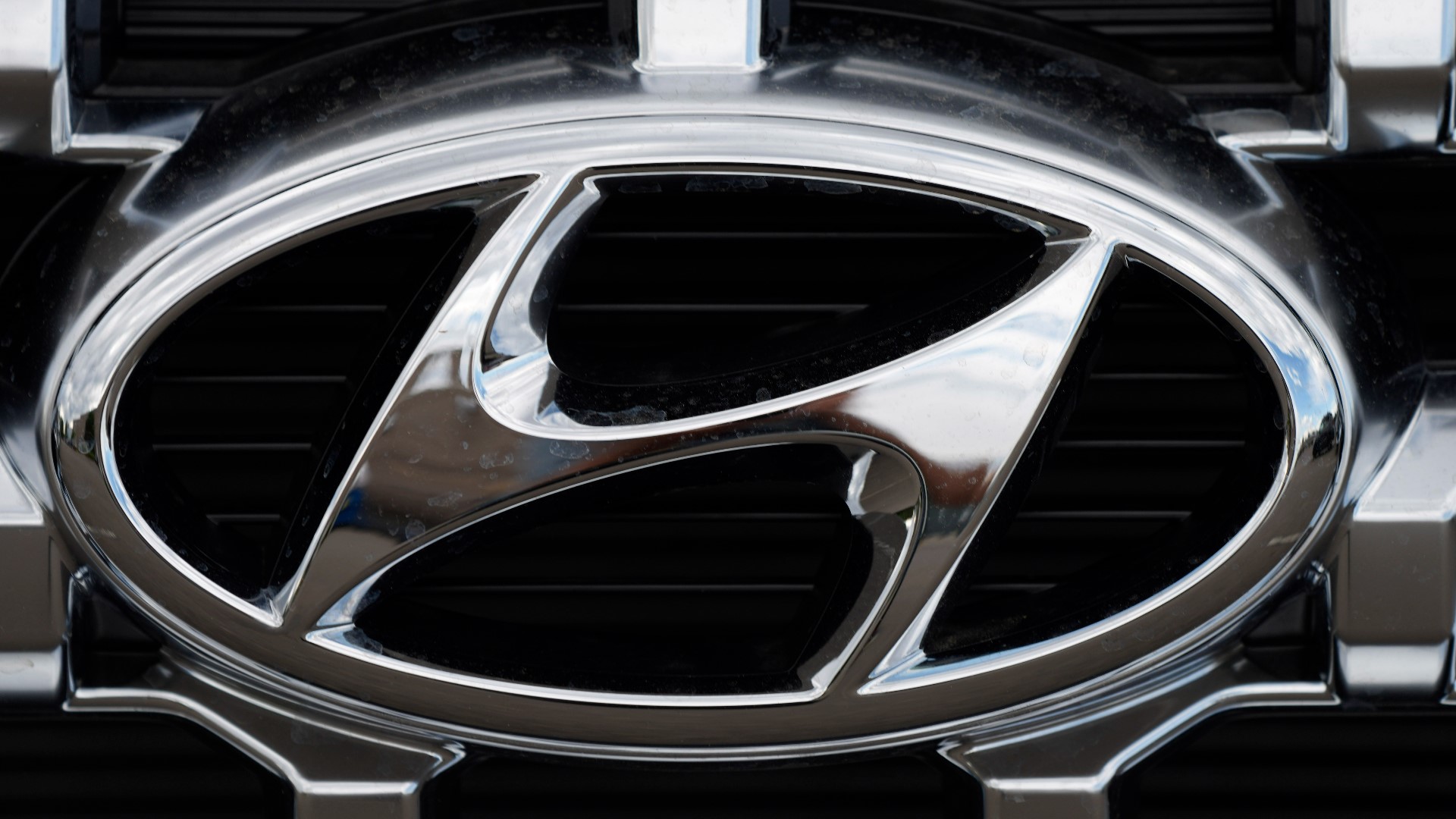 Hyundai recalls hydrogen fuel cell vehicles due to fire risk