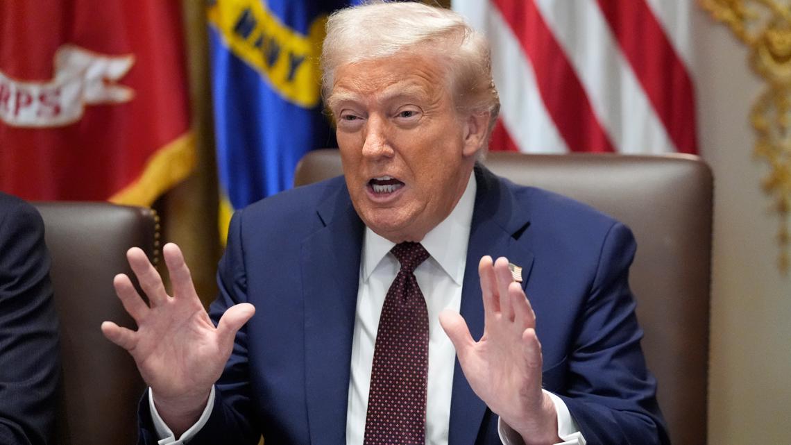 トランプは、彼がニューオーリンズに国家警備隊を送ることを検討していると言います
