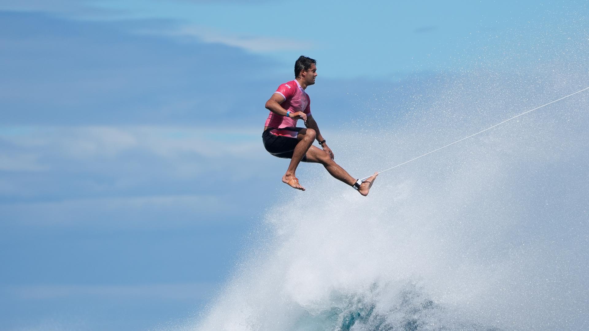 How photographers are capturing Olympic surfing | wwltv.com