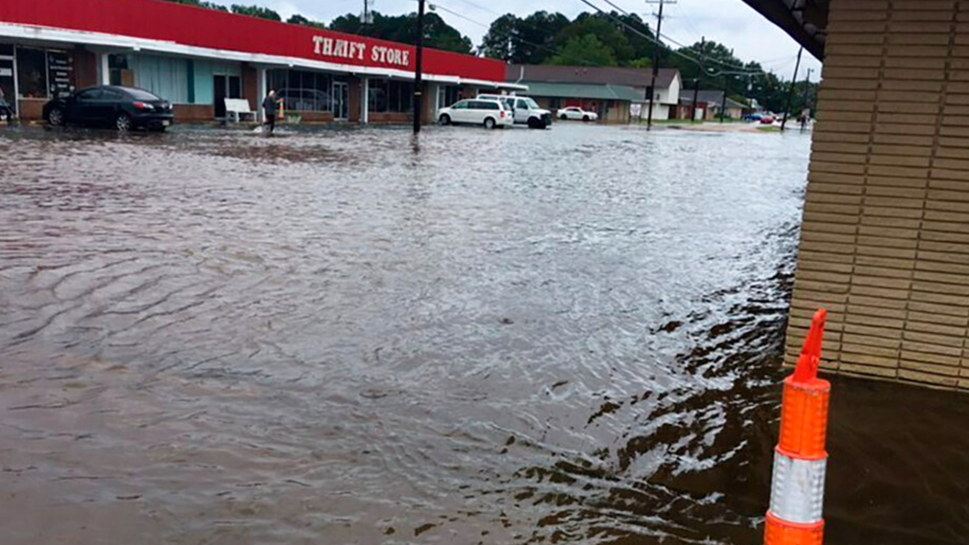 Heavy rain brings flooding across the Deep South | wwltv.com