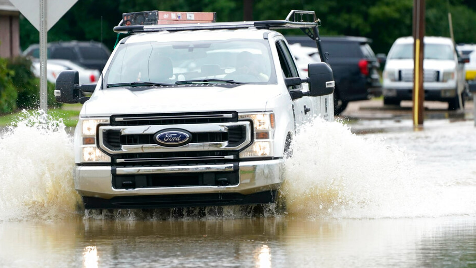 Heavy rain brings flooding across the Deep South | wwltv.com