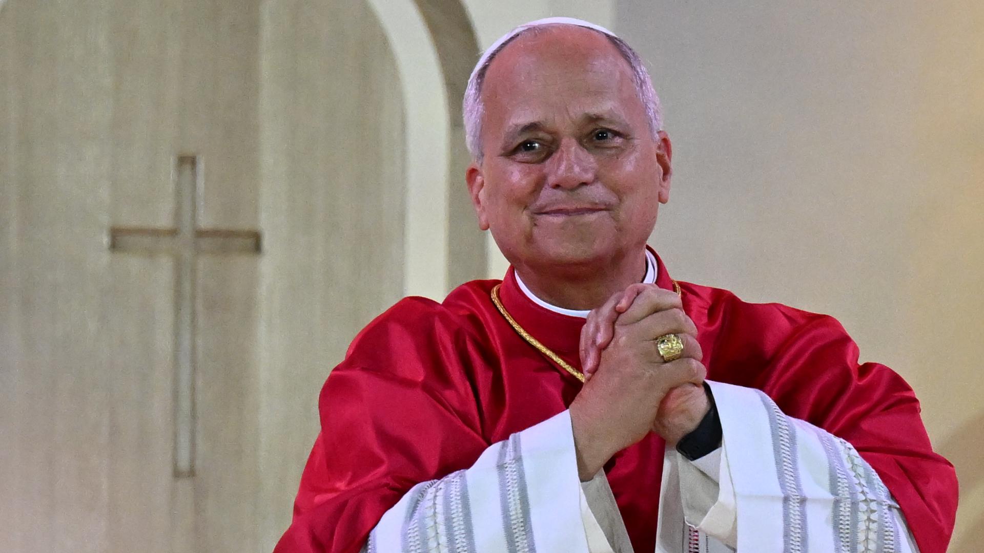 Tuesday's headlines: Pope Leo has lung cancer; white powder prompts ...