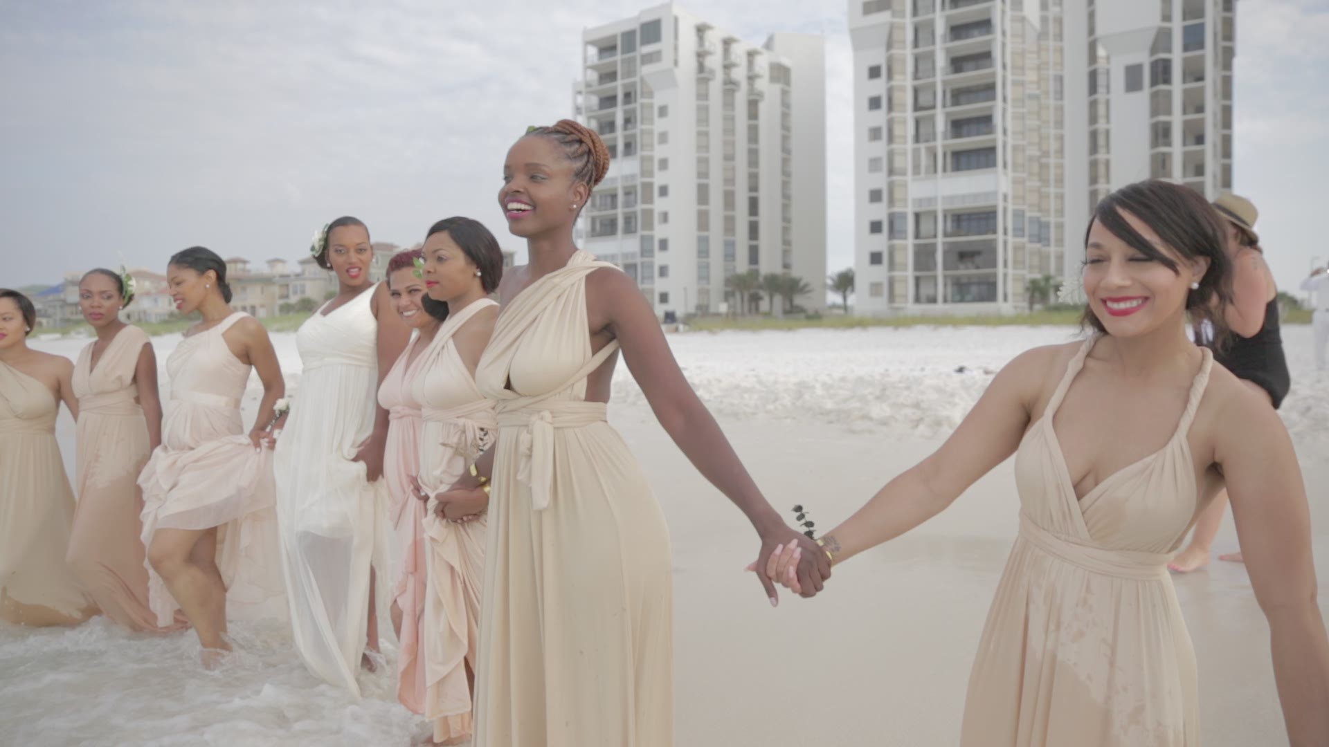 34 bridesmaids get ready for an epic beach wedding in Destin