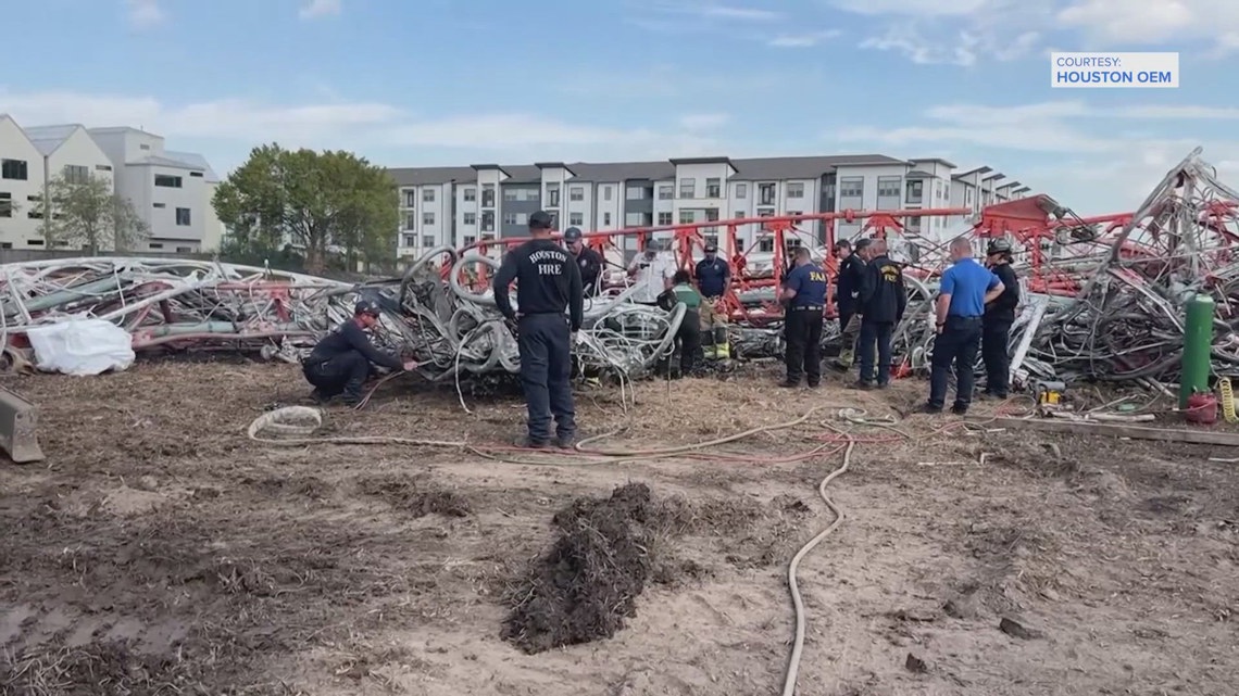 Memorial for helicopter crash victims grows at Houston crash site