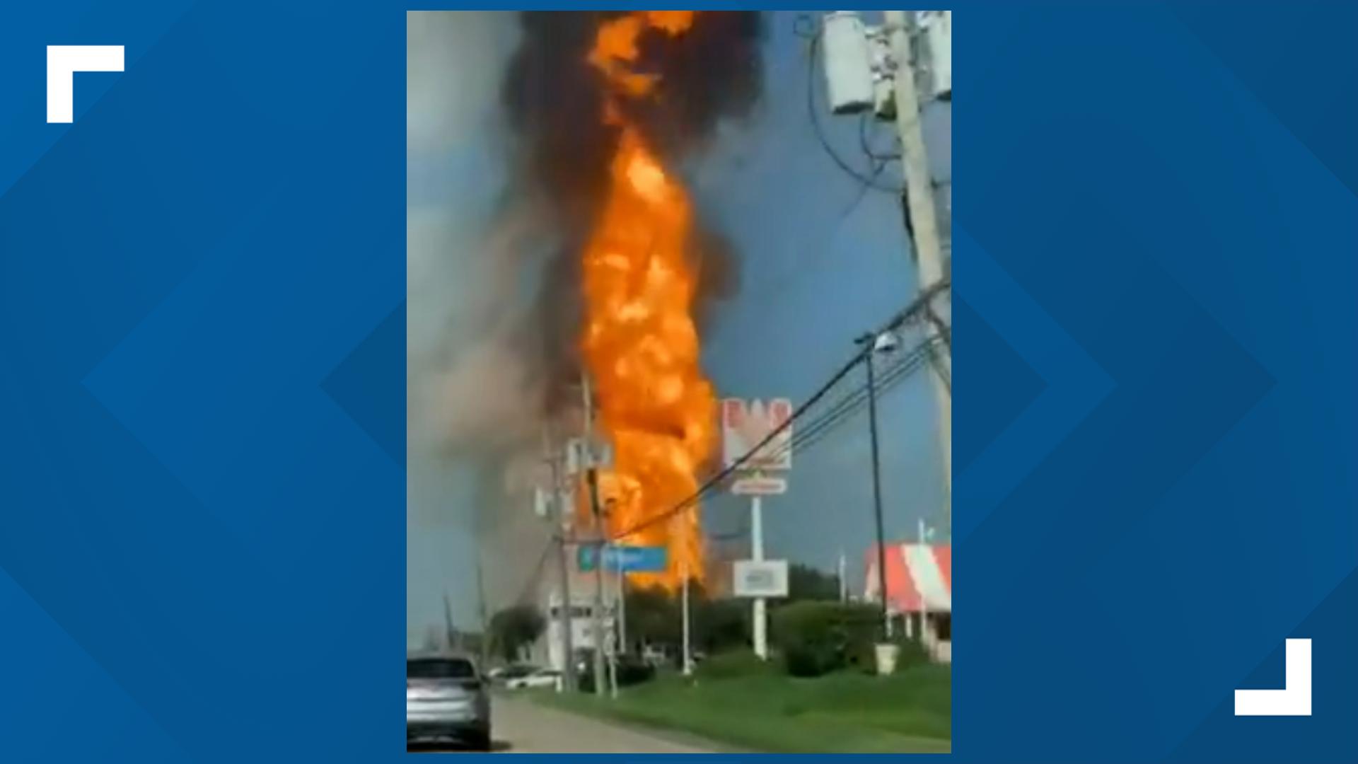 Deer Park pipeline fire viewer video | Houston news | wwltv.com