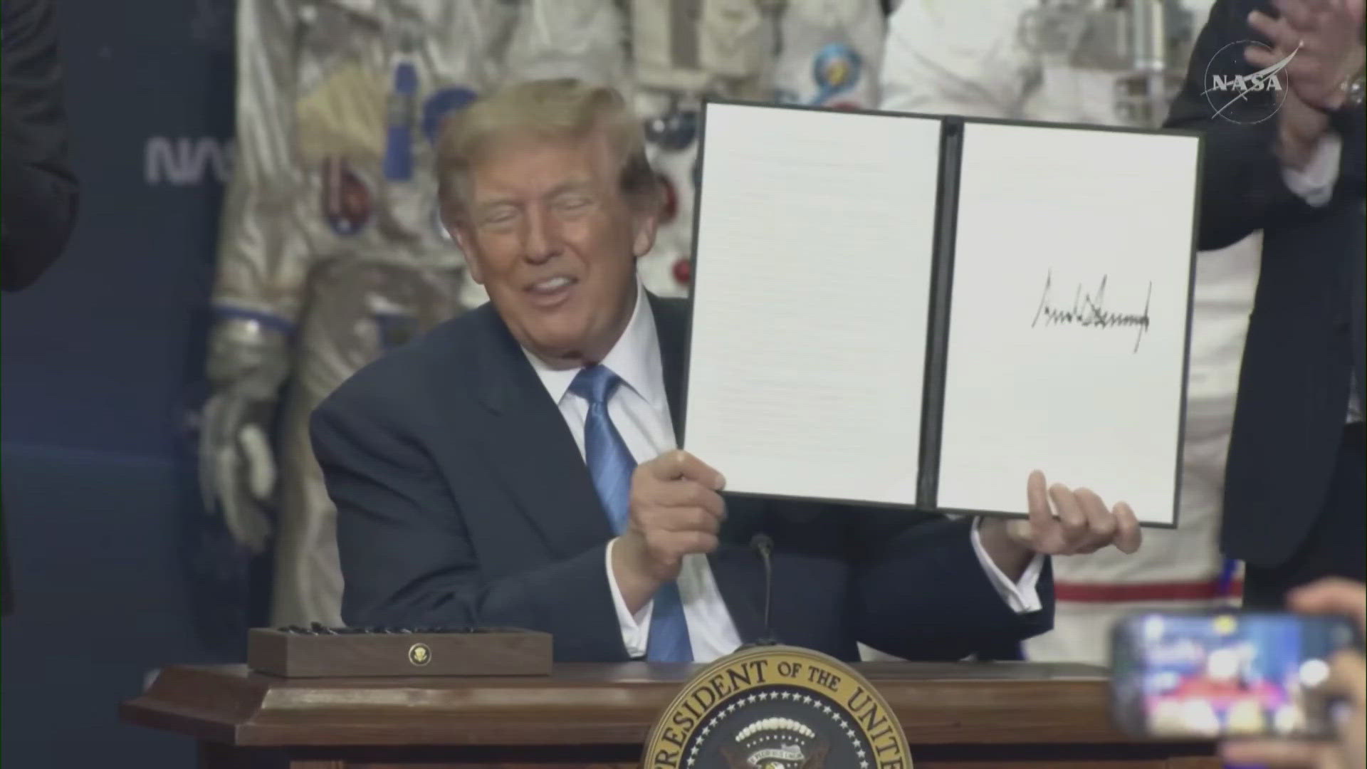 President Trump signs executive order to create US Space Academy ...