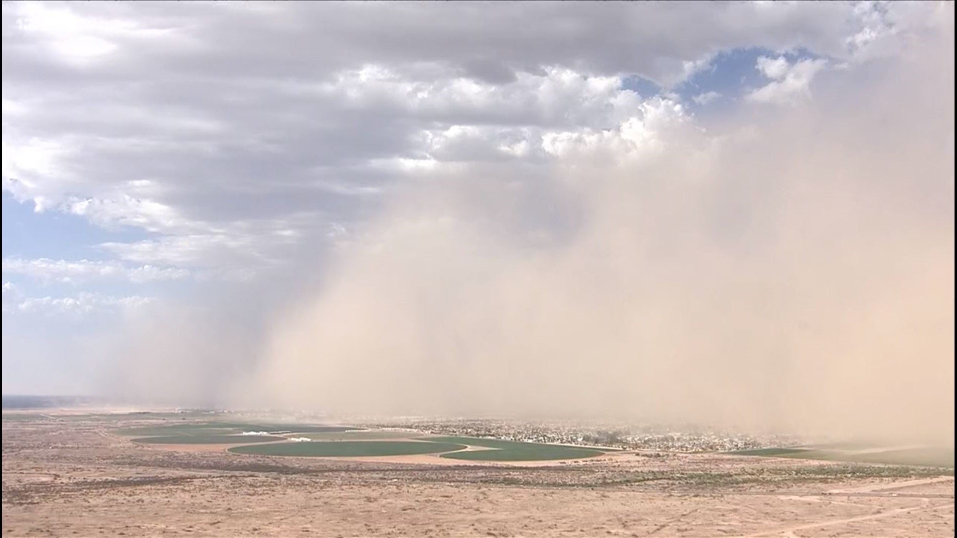 Here's what it looks like inside an Arizona dust storm