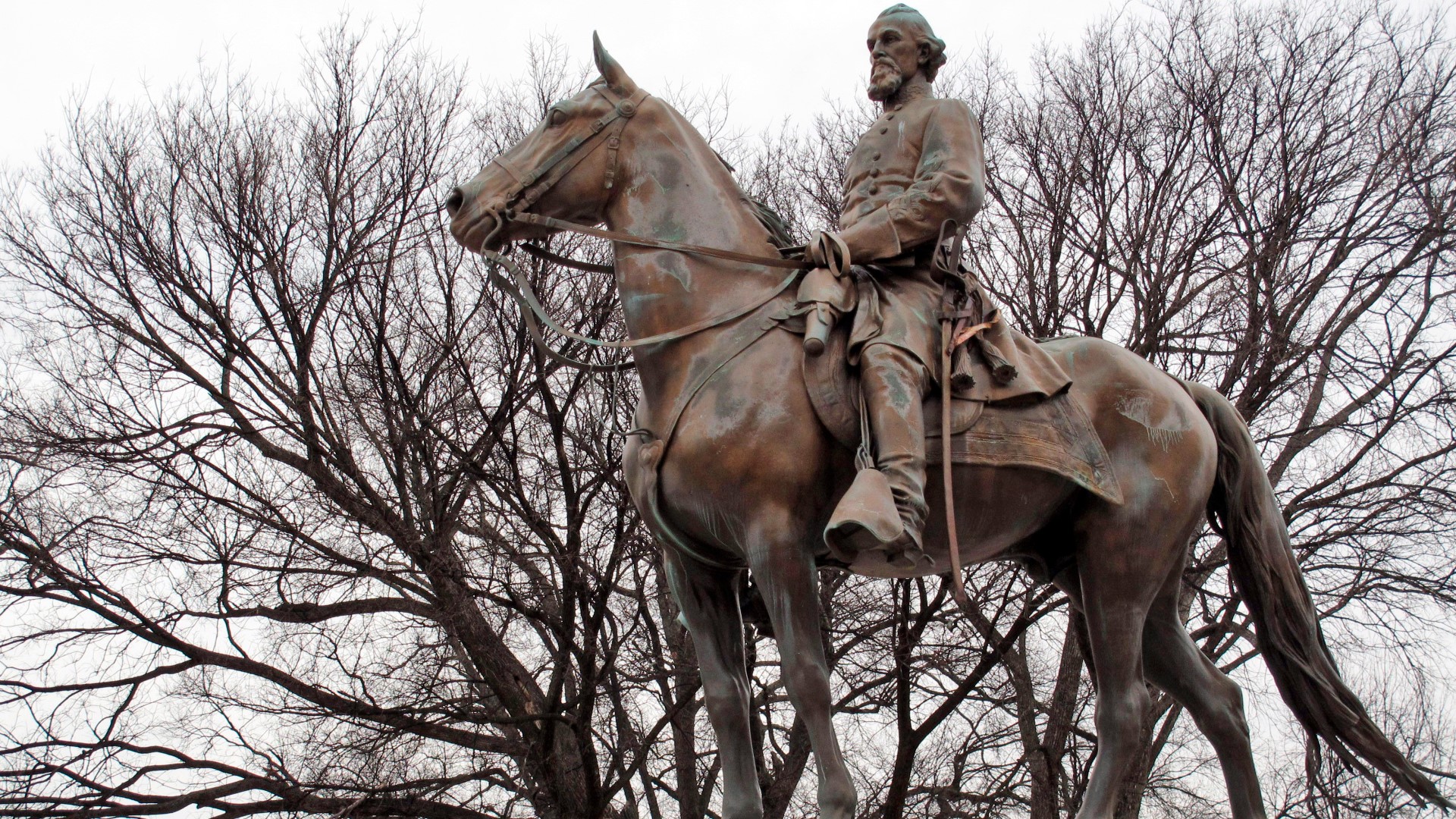 Workers begin removing remains of Confederate General and KKK leader ...