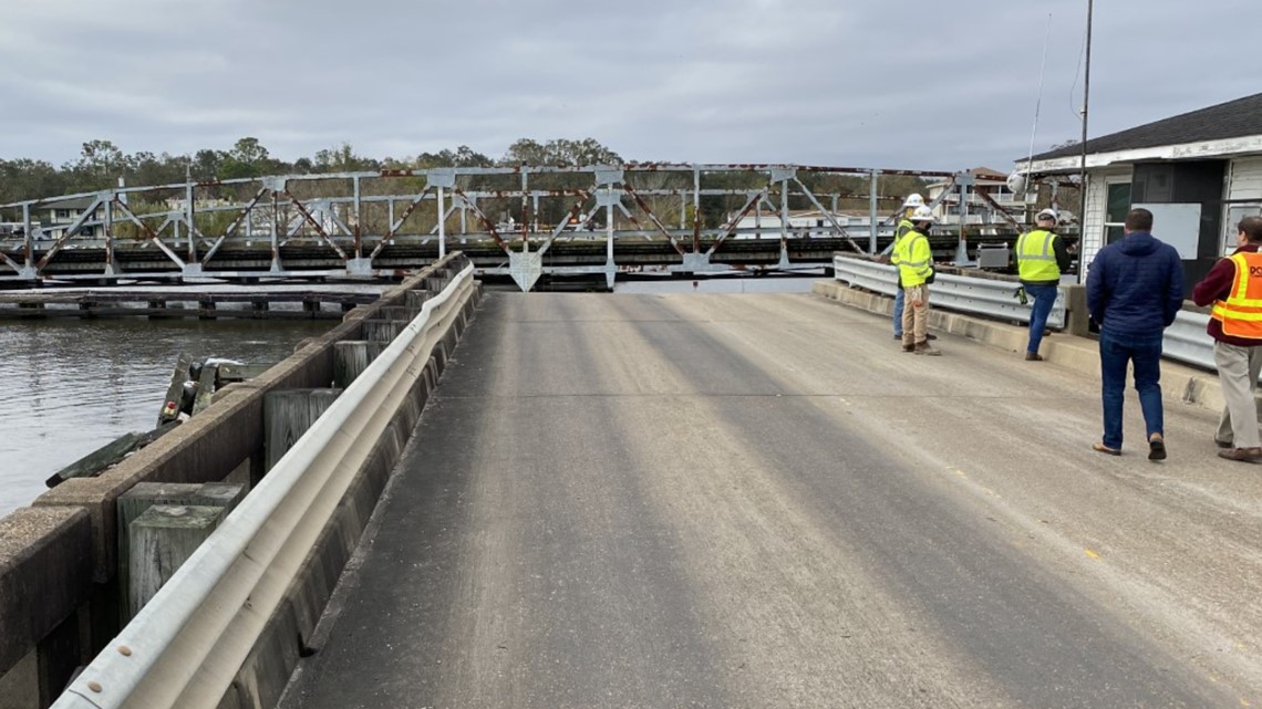 'Damage is significant' Barge breaks Barataria Bridge officials