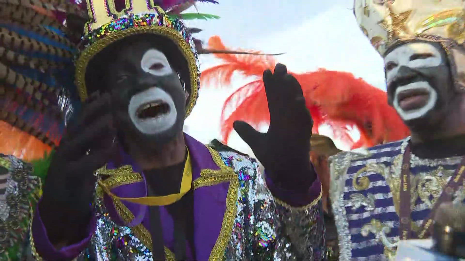 As weather threat looms, New Orleans officials shift parade rolling times.
