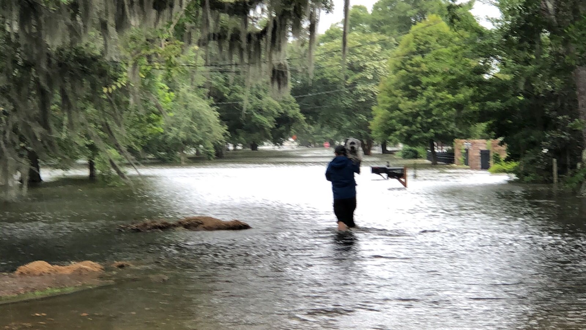 Barry's Flood Threat Lingers As Storm Slowly Sweeps Inland | Wwltv.com