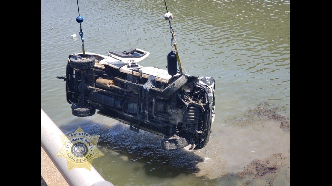 Causeway reopens southbound after truck pulled from Lake Pontchartrain