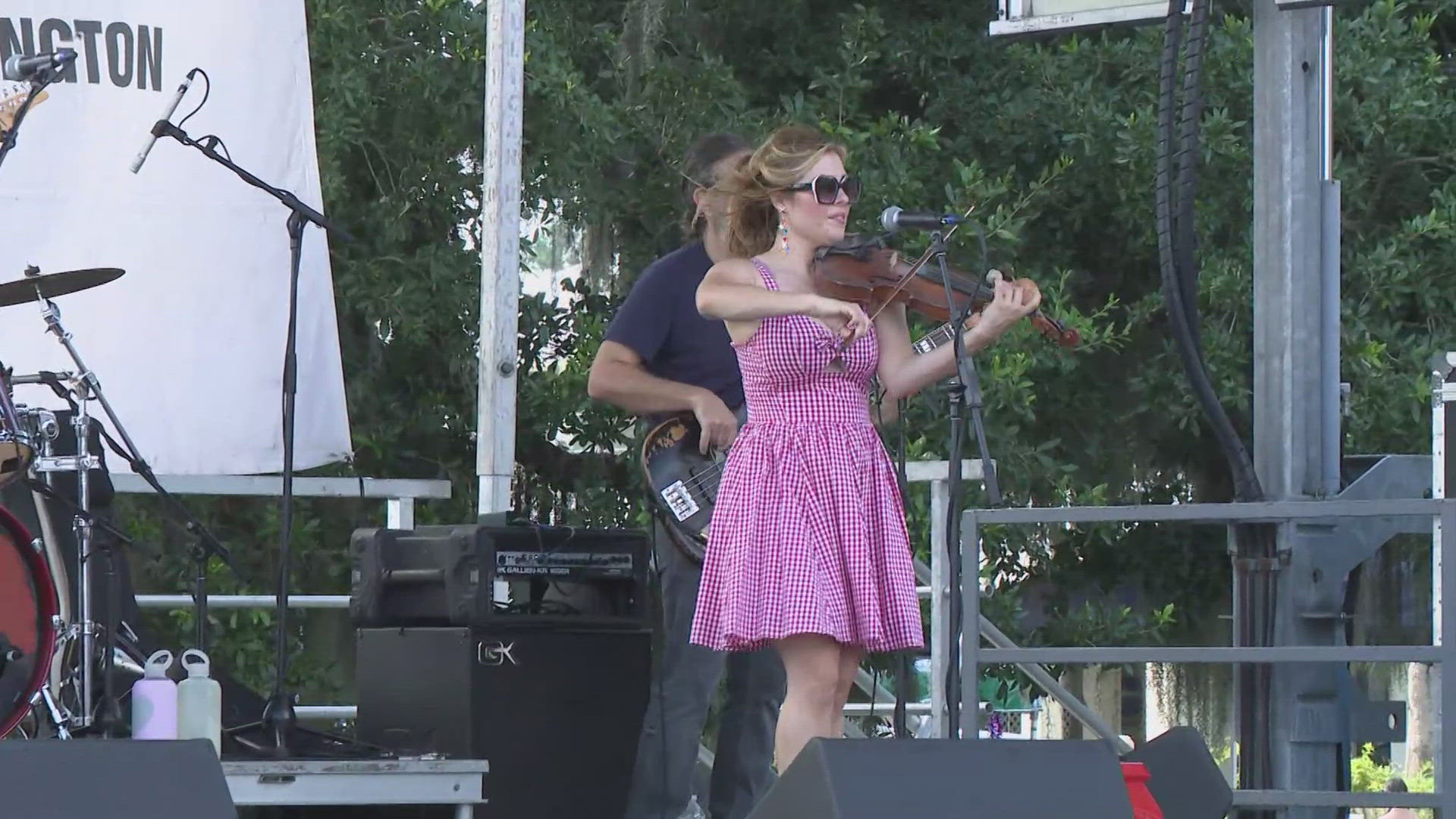 Thousands lined the Mandeville lakefront for “Light Up the Lake,” featuring a parade, food trucks, fireworks, and live music from Amanda Shaw and the Boogie Men.
