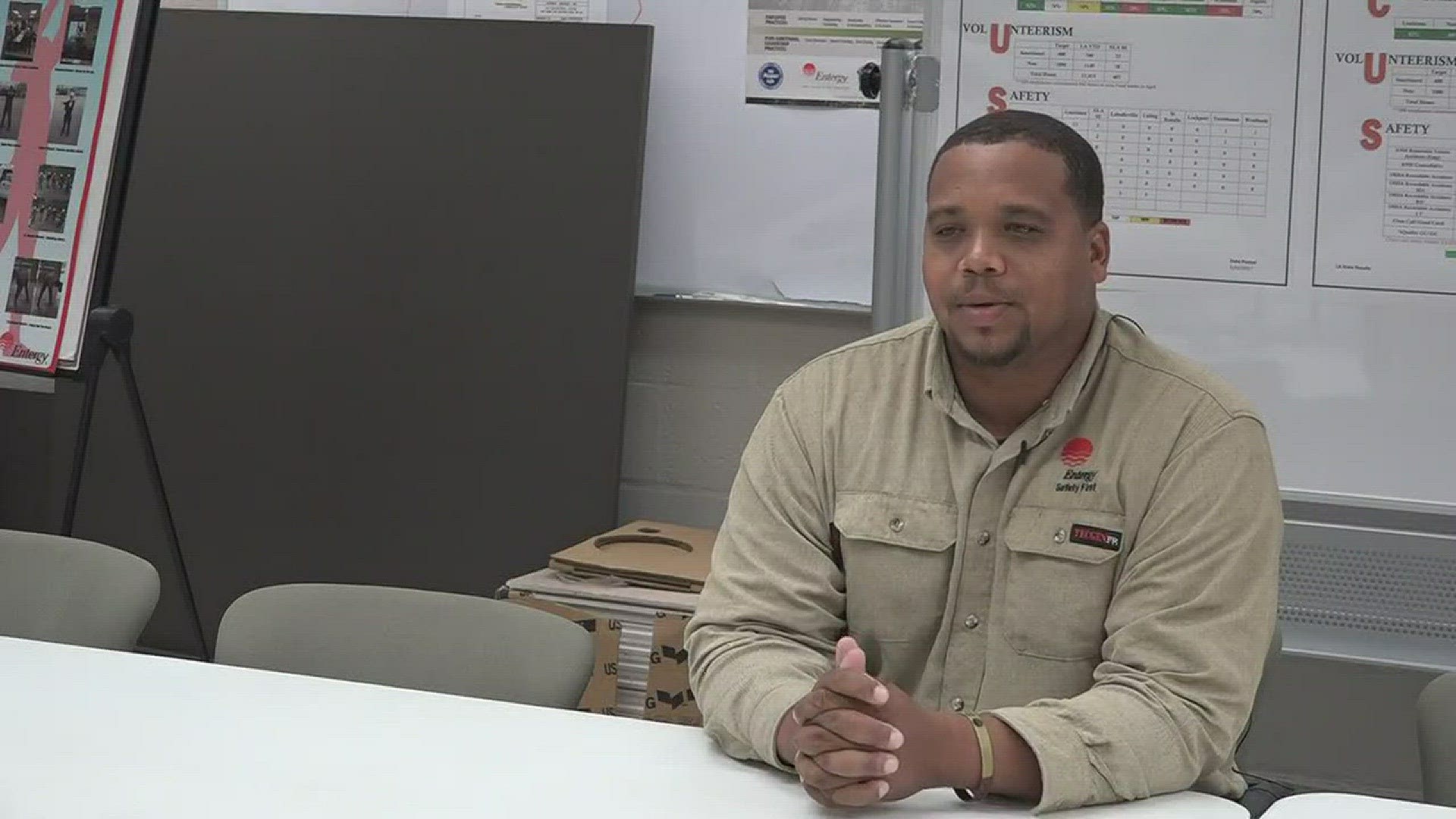 A couple of Entergy employees came to the aid of a State Trooper who was struggling with a suspect on the side of the road in Houma recently.
