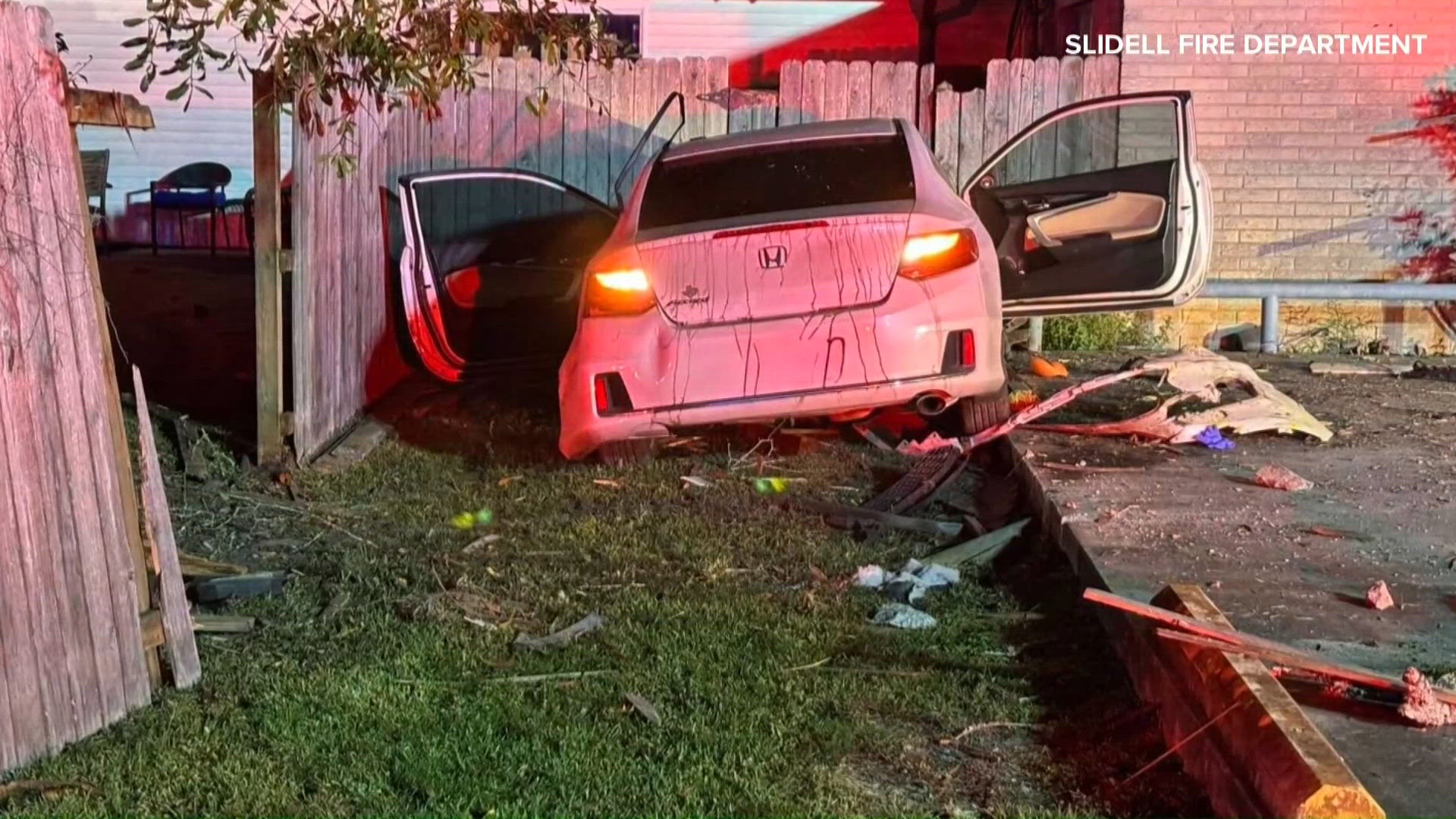 Driver rescued after crash brings down power line in Slidell | wwltv.com