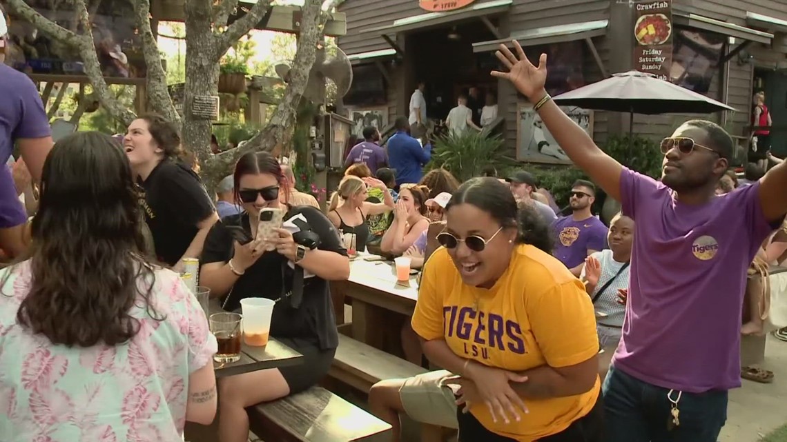 LSU fans celebrate NCAAW championship win at Wrong Iron Bar in Mid-City