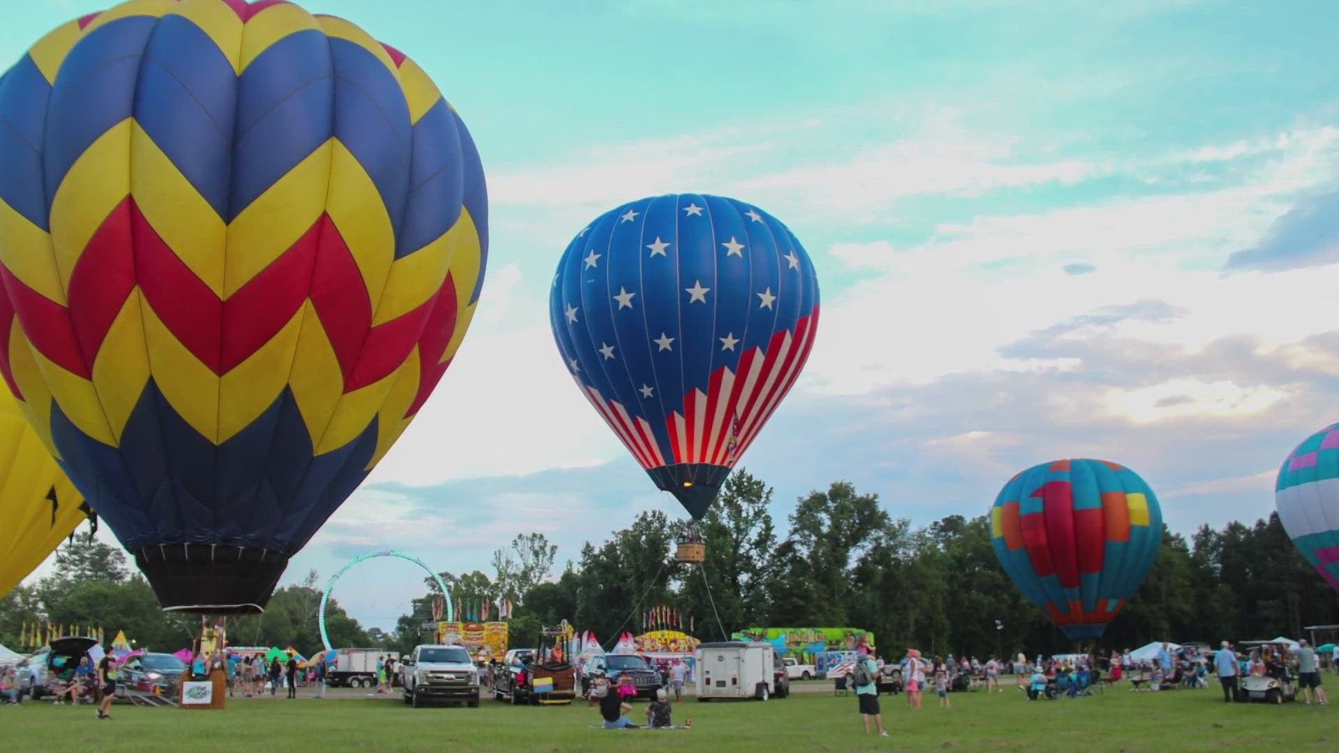The festival features tethered rides in hot air balloons, a rodeo and competitions and of course, music!
