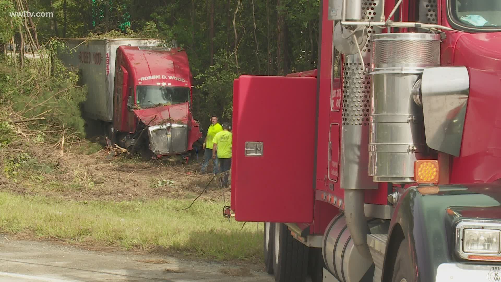 18-wheeler, filled with hazardous materials, crashes near Mississippi state line18-wheeler, filled with hazardous materials, crashes near Mississippi state line
