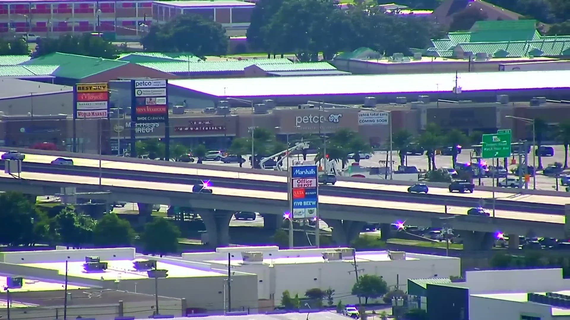 The expressway had been closed since just after 9 a.m. Monday after a set of power lines fell on the elevated roadway.the closure is near Manhattan Boulevard.