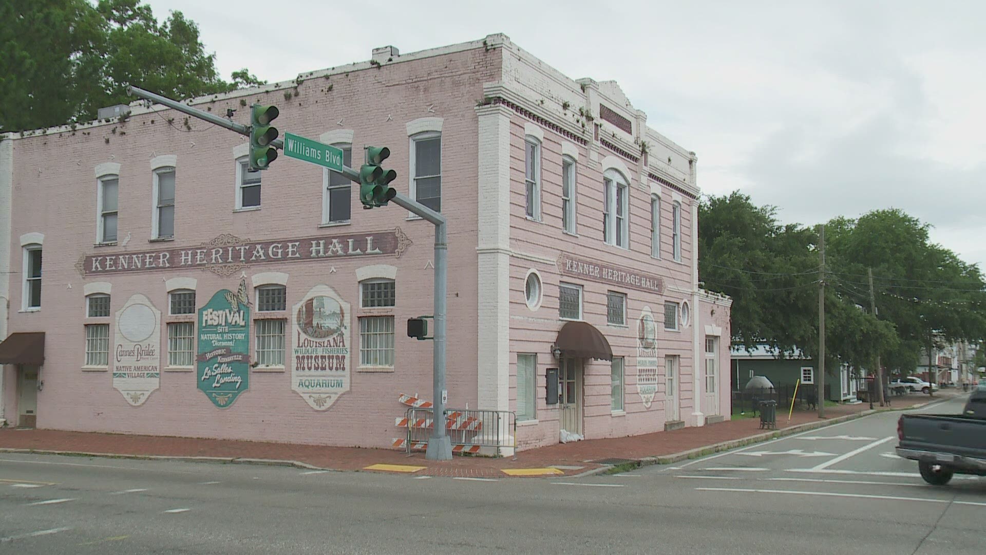 The city of Kenner is trying to bring back two of its family destinations.