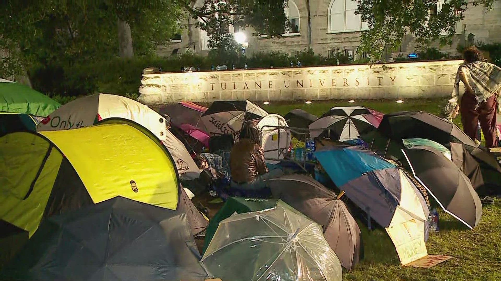 Several pro-Palestinian protesters camp out on Tulane campus.