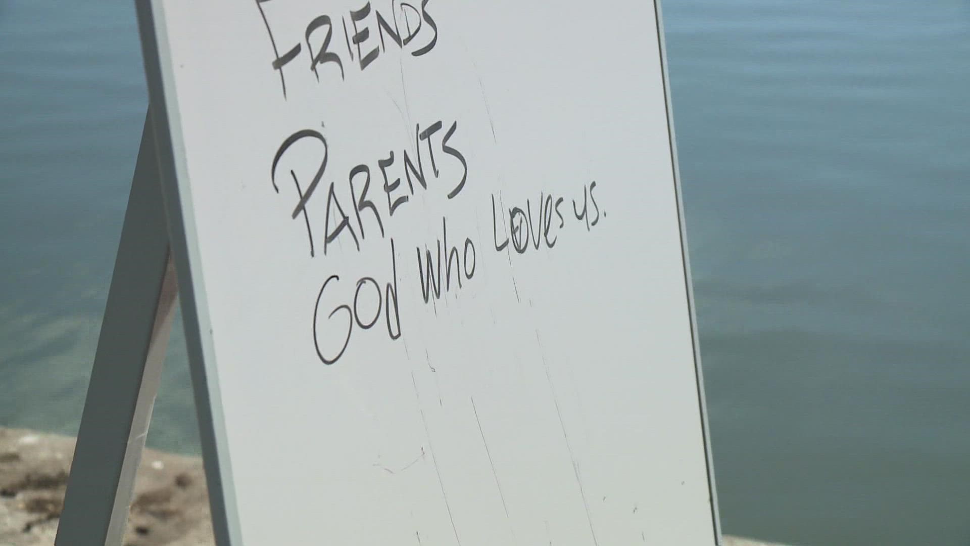We set up along the lake at Lafreniere Park and asked people to write down what they are giving thanks for, this year.