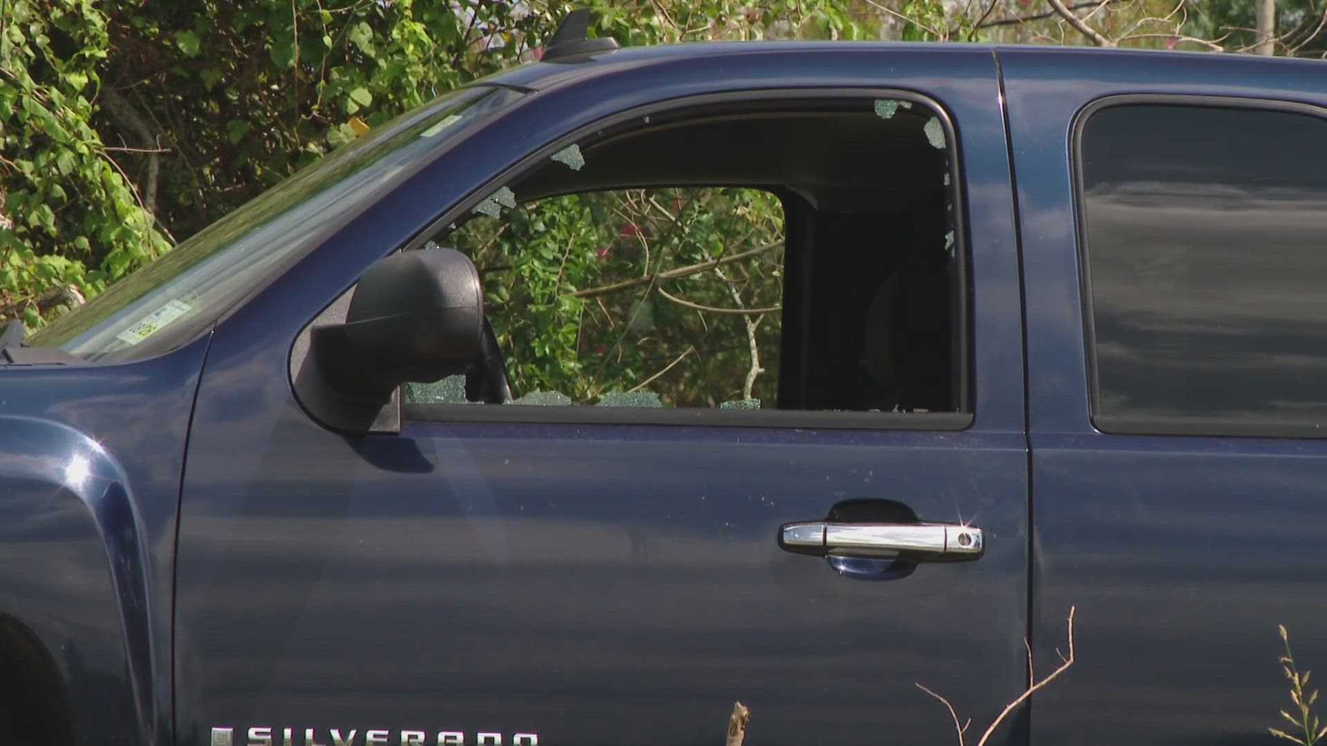 A chase started in Poydras by St. Bernard deputies ended with a crash in New Orleans and officials say one of the deputies was hurt.