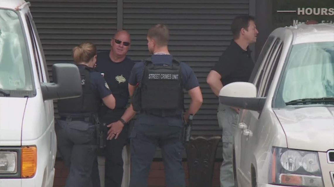 DEA raids Wilkinson Pharmacy in Chalmette