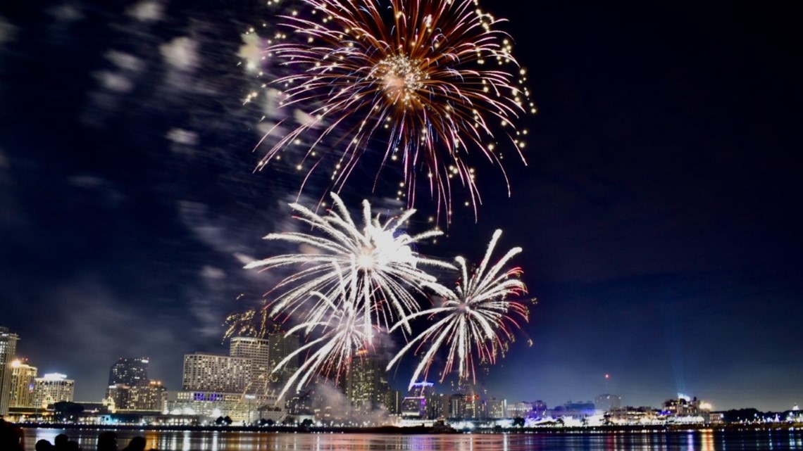 VIDEO: New Year's Fireworks in New Orleans