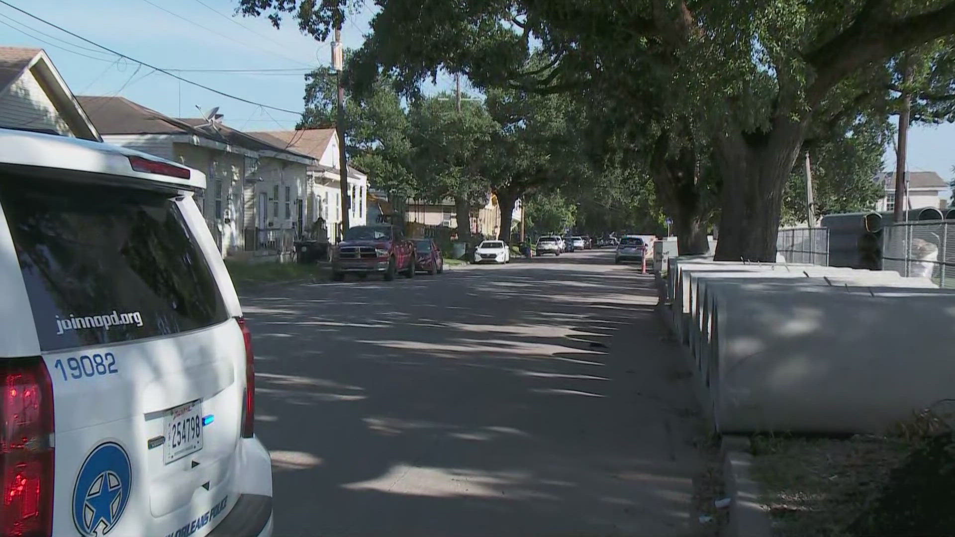 Man barricaded himself inside a home as NOPD served a warrant.