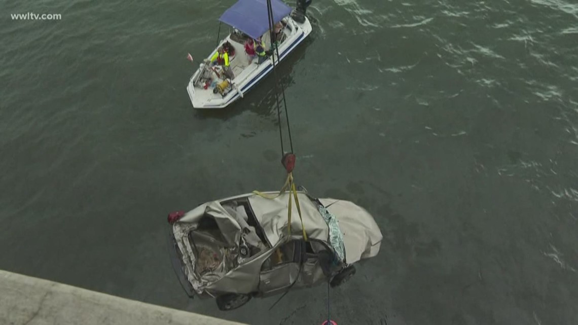 Car flies off I10 Twin Span Bridge in 3car accident, woman rescued