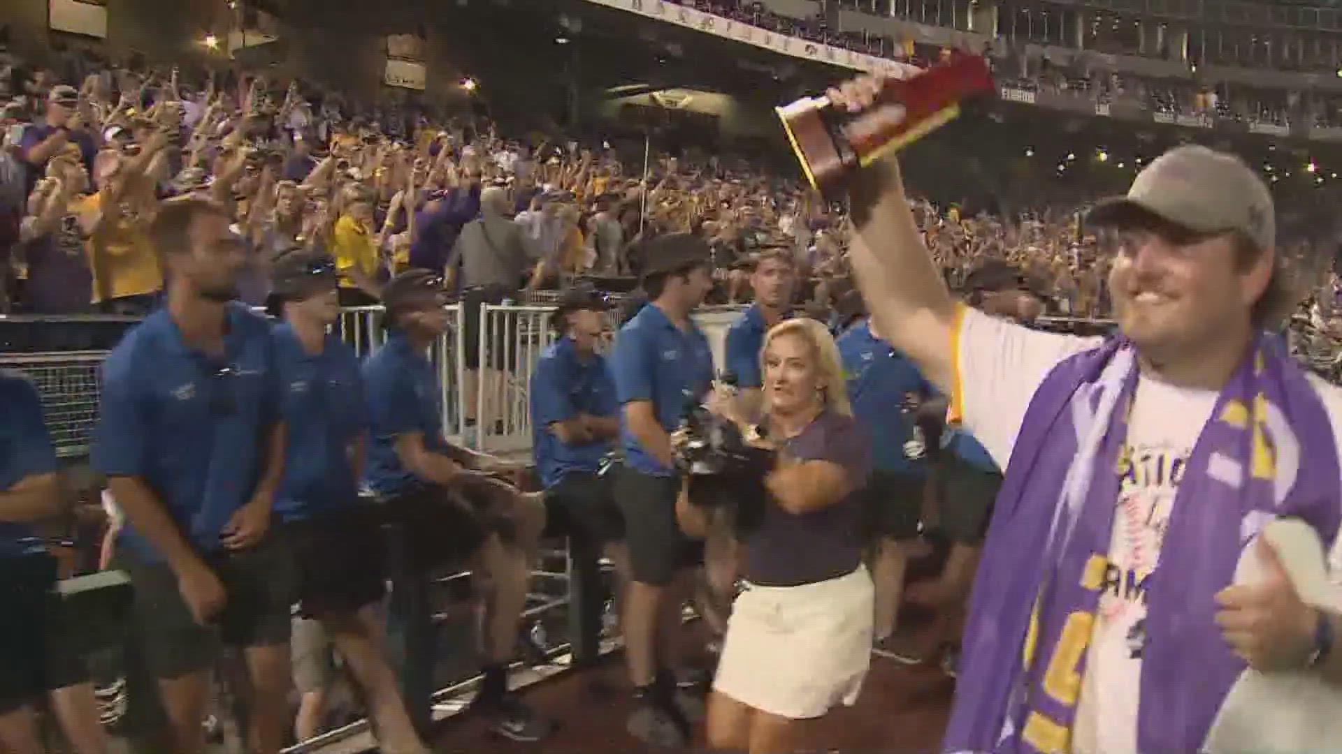 LSU drubbed Florida to win its 7th College World Series title in Omaha Monday night.