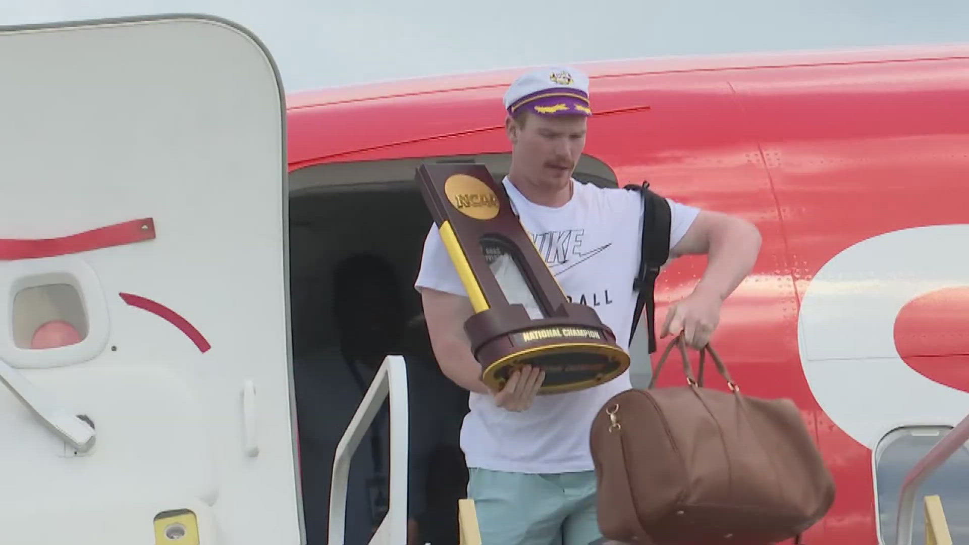 LSU defeated Coastal Carolina 5-3, clinching their 8th National Championship win in program history.