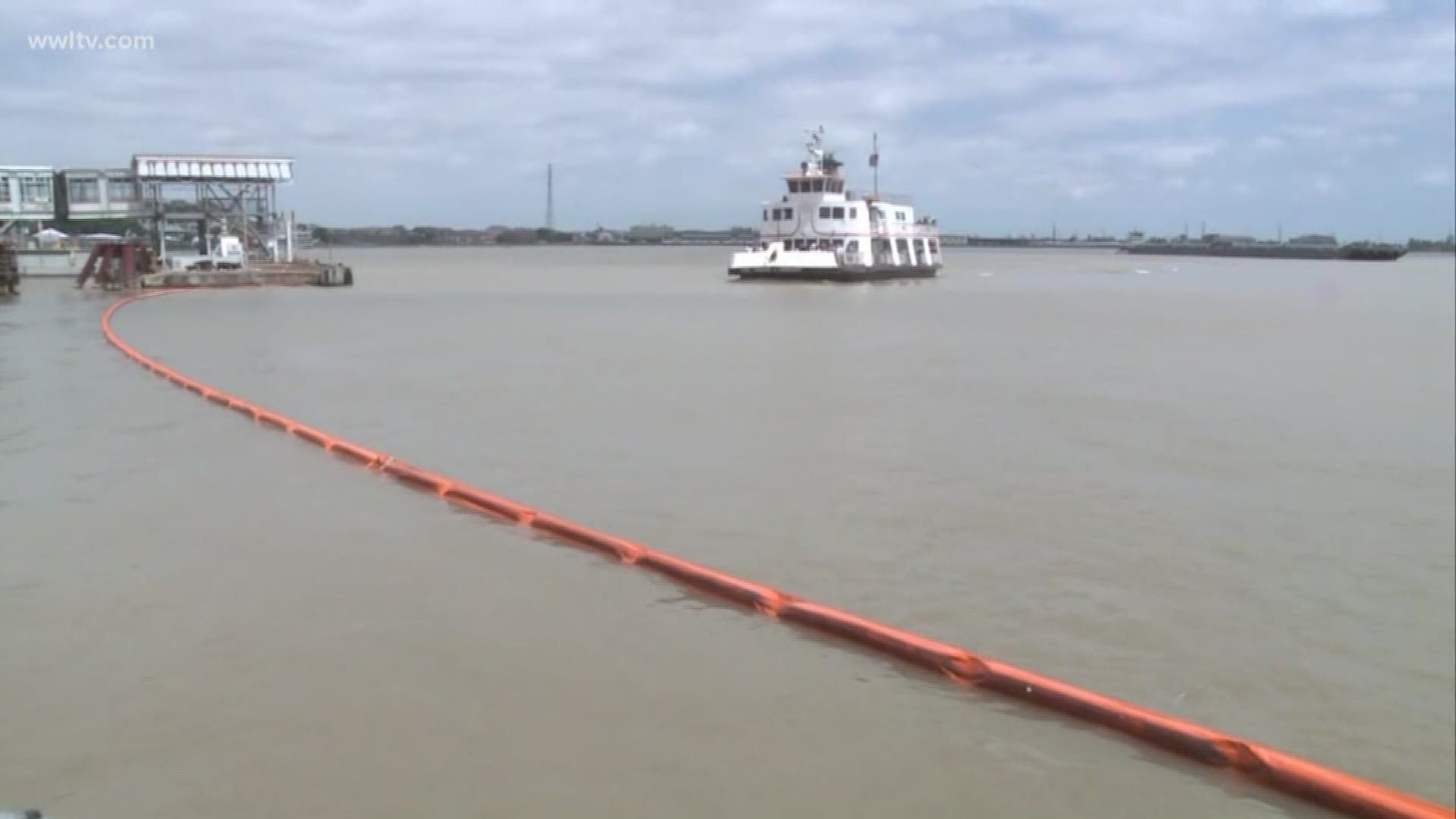 Oil spill clean-up operations continue on Mississippi River