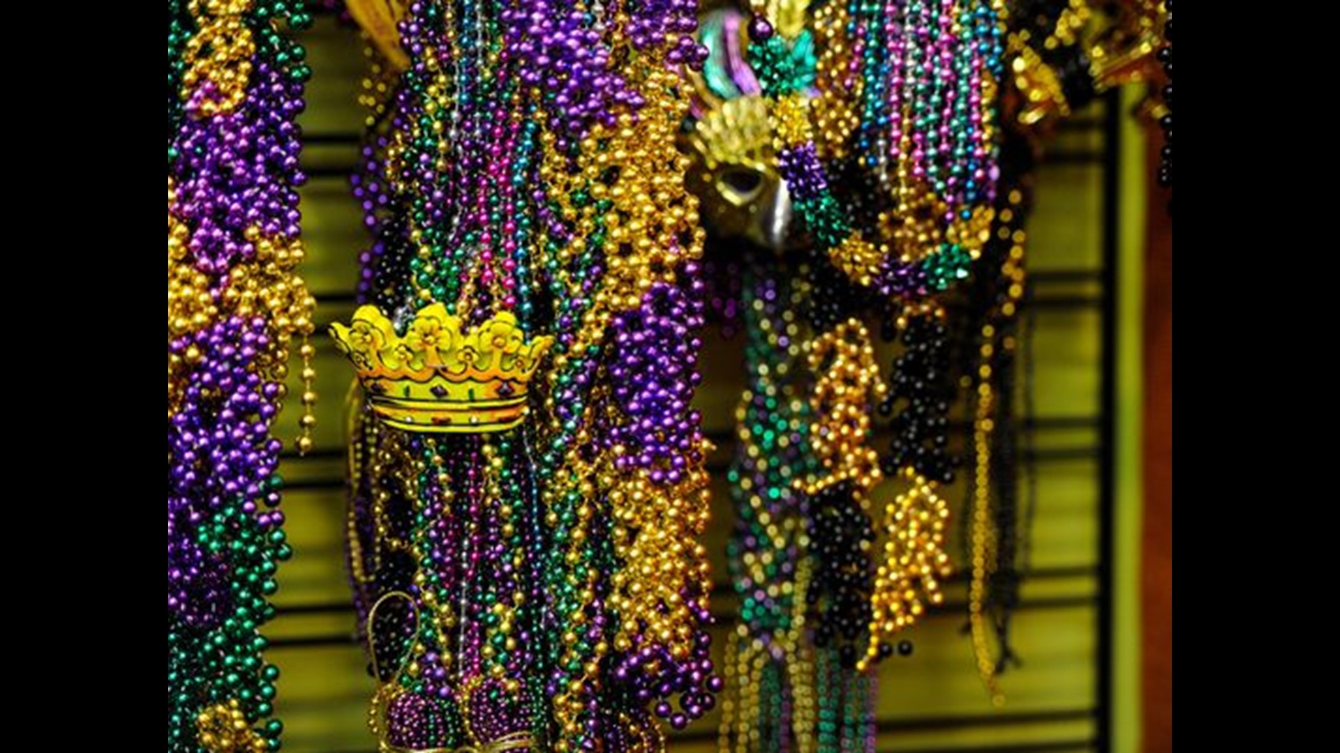 how much does it cost to be a mardi gras queen