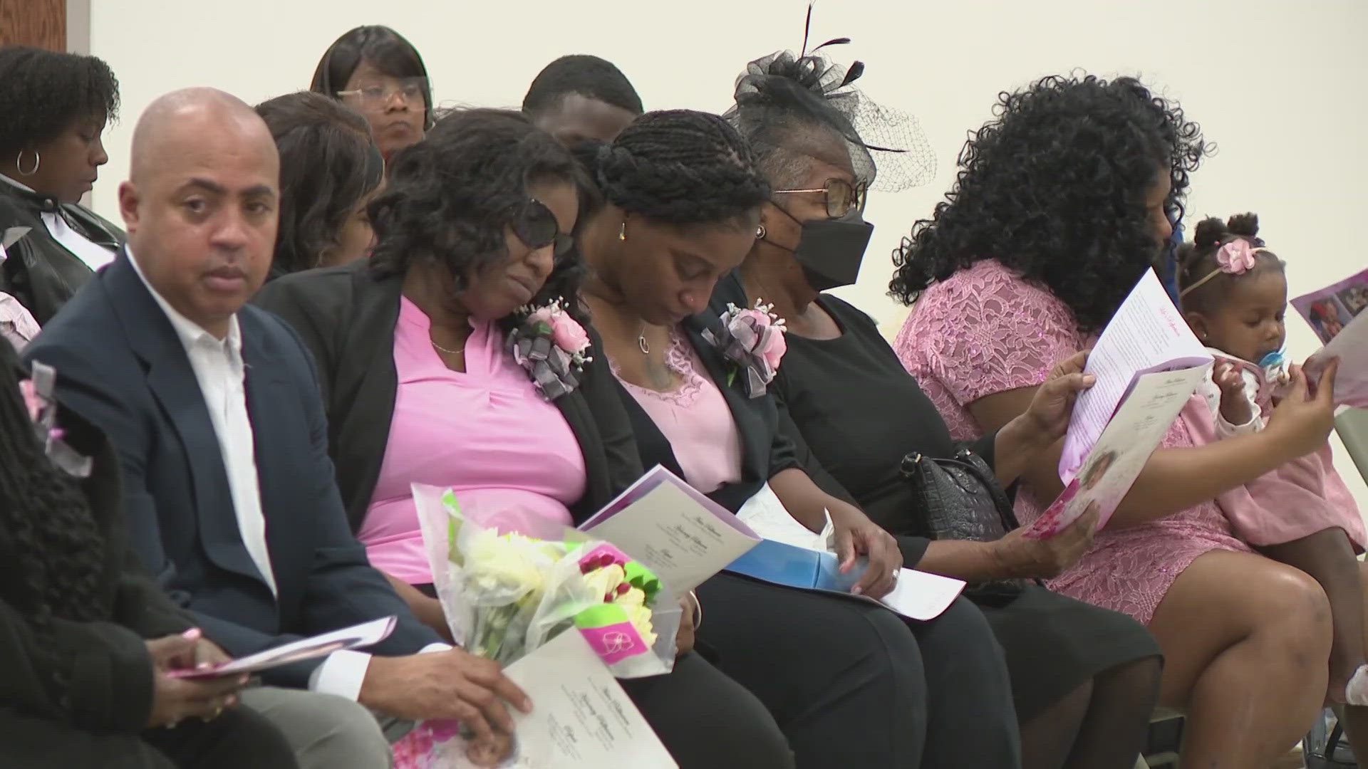 Family of Nikyra Dedeaux, 18, said she had dreams of becoming a nurse.