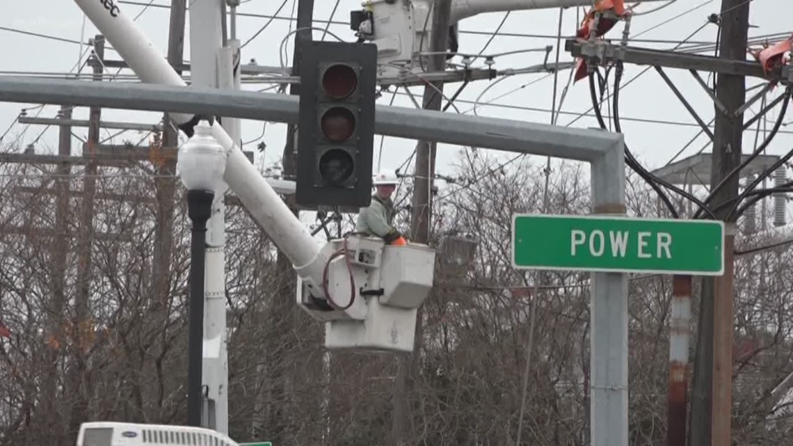 Video: Electrical explosions, sparks light up Kenner sky before power  outages