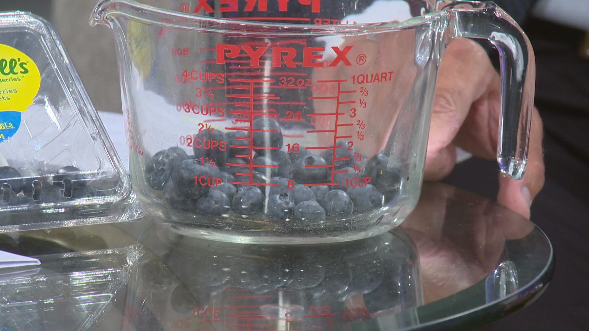 Health expert Mackie Shilstone talks about how blueberries can help with cognitive impairment.