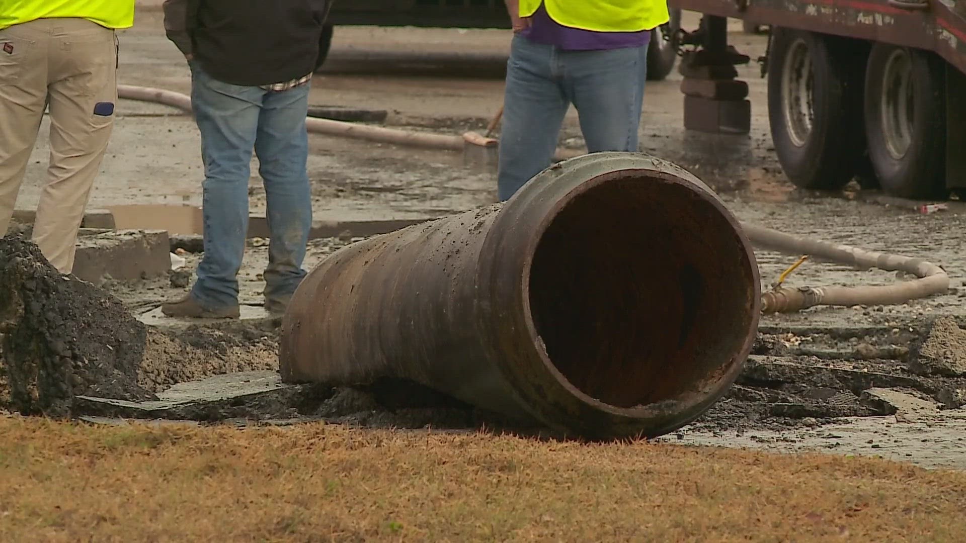 A major water main broke in Jefferson Parish.