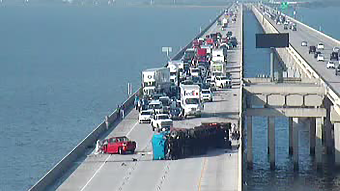 Twin Span Bridge reopens after 18wheeler overturns on I10 East