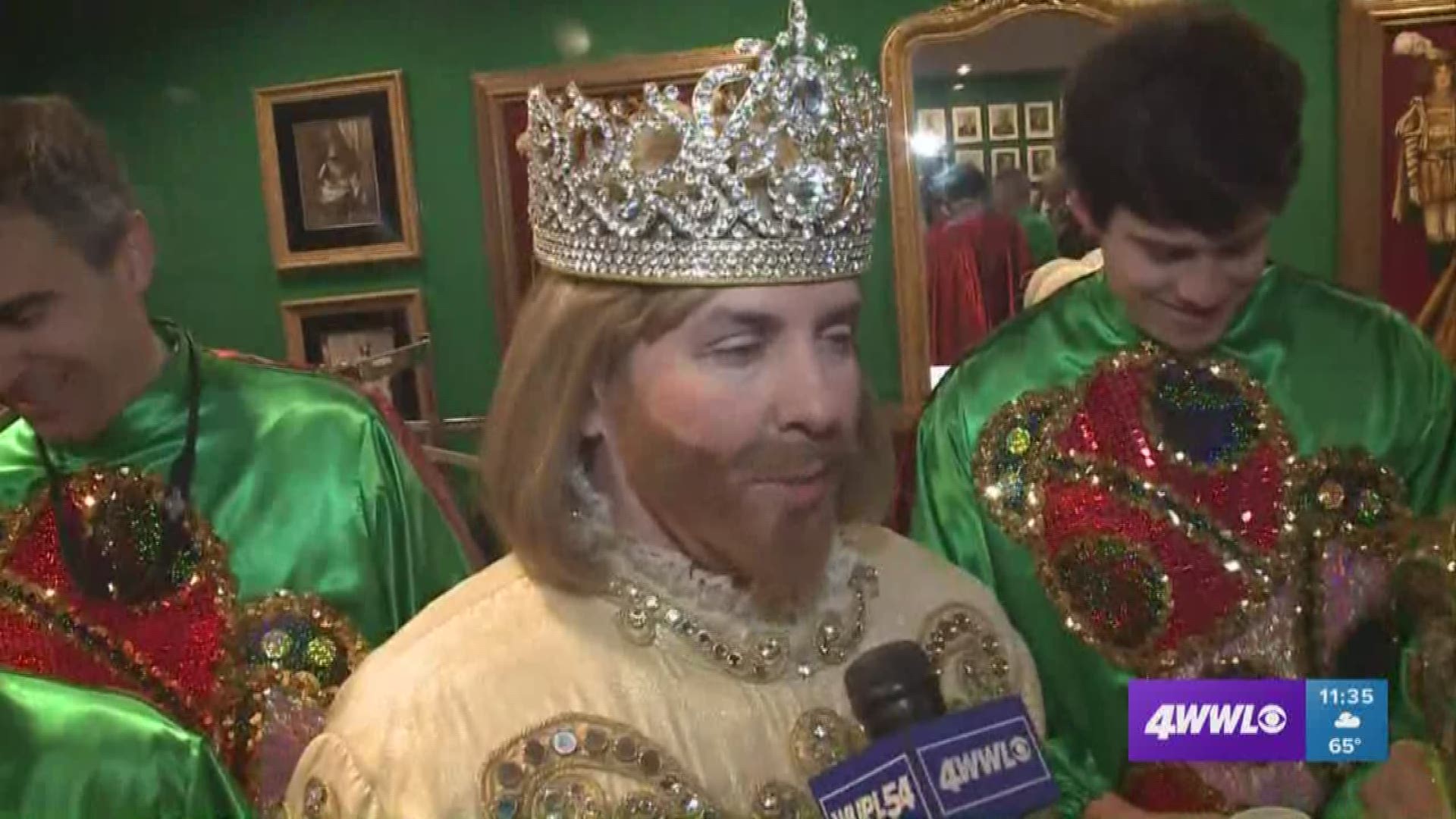 King Rex, Storey on photo of him on horse at Popeyes drive