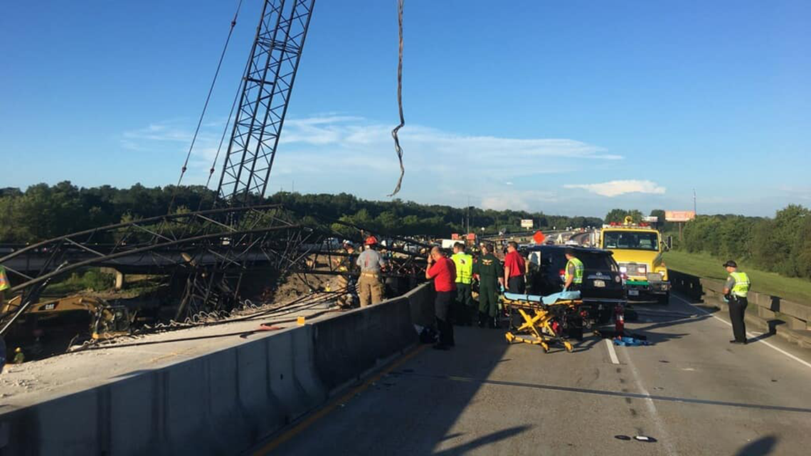 Report: 1 hurt after construction crane falls on I-10 westbound | wwltv.com