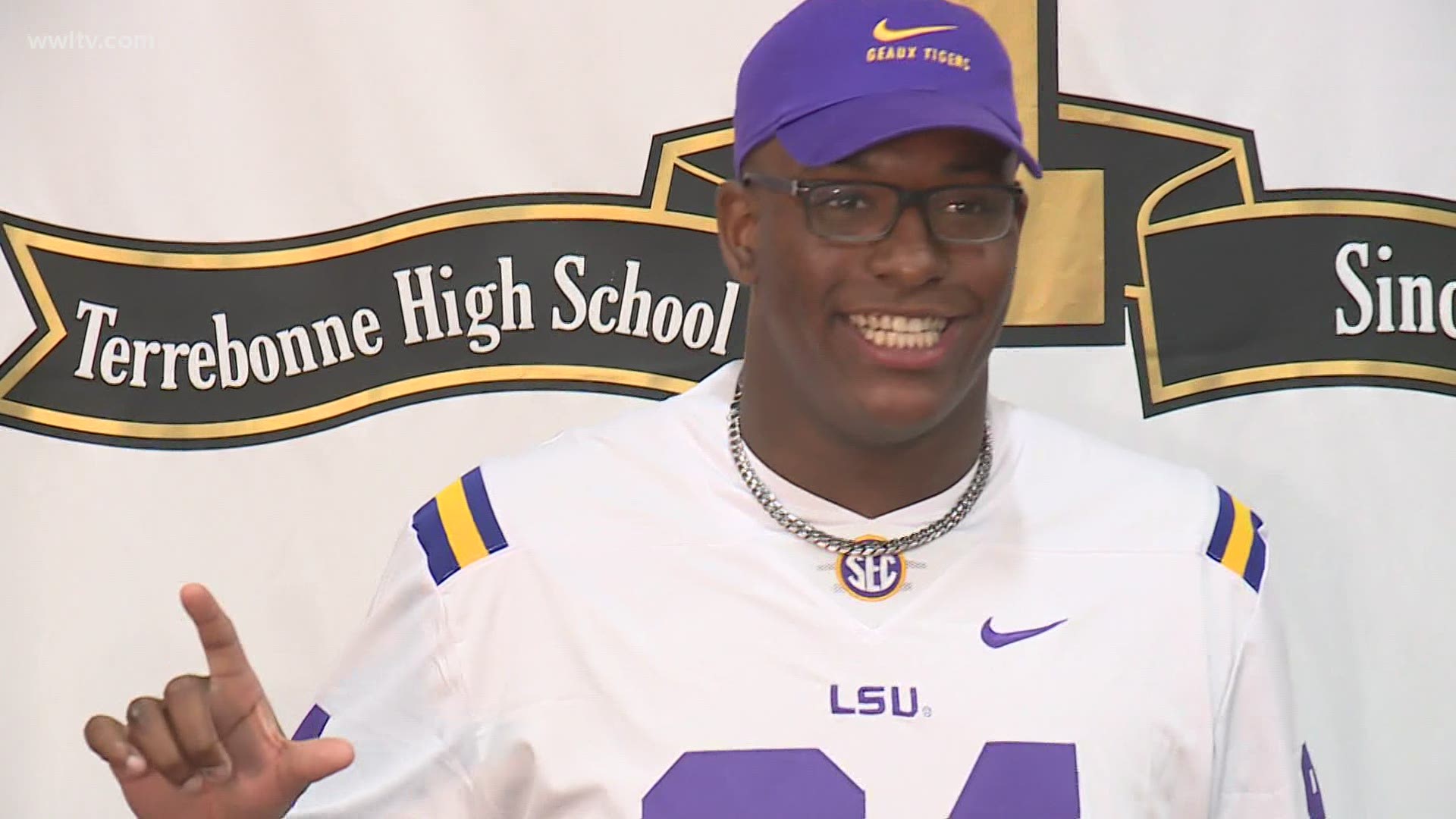 Maason Smith said Coach O won him over by proving he was his top priority.